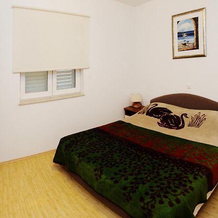 Apartments Slava Petricevic Podstrana Zimmer foto