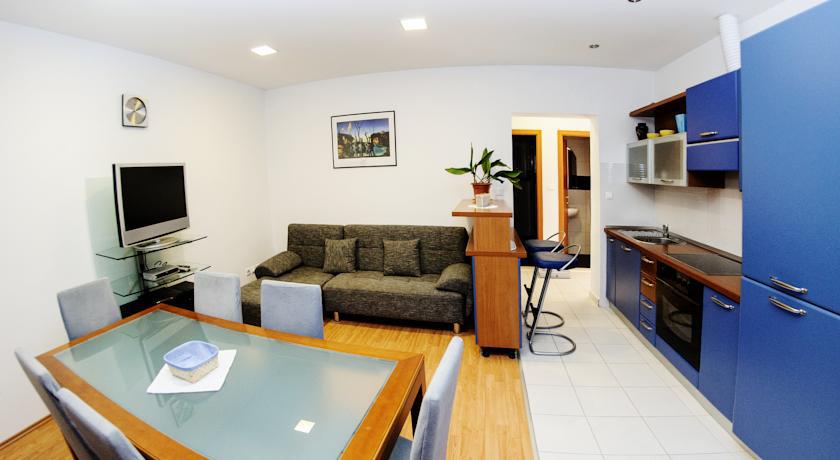 Apartments Slava Petricevic Podstrana Zimmer foto