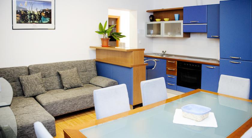 Apartments Slava Petricevic Podstrana Zimmer foto